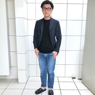 Sakko kombinieren – 1200+ Herren Outfits: Kombinieren Sie ein Sakko mit blauen Jeans für einen für die Arbeit geeigneten Look. Fühlen Sie sich ideenreich? Vervollständigen Sie Ihr Outfit mit schwarzen Leder Slippern.