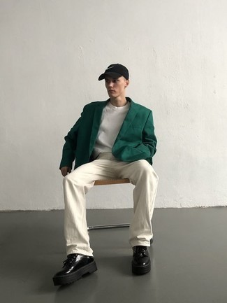 Dunkelgrünes Sakko kombinieren – 873+ Herren Outfits: Tragen Sie ein dunkelgrünes Sakko und weißen Jeans für Ihren Bürojob. Fügen Sie schwarzen klobigen Leder Derby Schuhe für ein unmittelbares Style-Upgrade zu Ihrem Look hinzu.