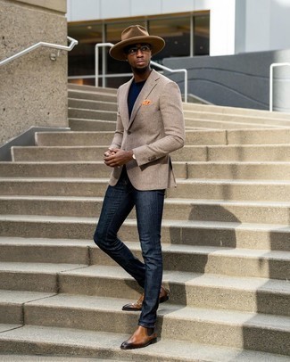 Wolljacke kombinieren – 500+ Herren Outfits: Perfektionieren Sie den modischen Freizeitlook mit einer Wolljacke und dunkelblauen Jeans. Heben Sie dieses Ensemble mit braunen Chelsea Boots aus Leder hervor.