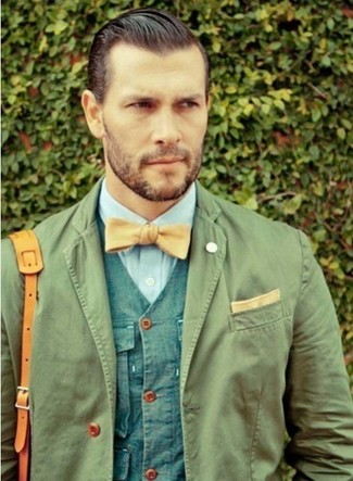 Dunkelblaue Weste kombinieren – 437 Herren Outfits: Entscheiden Sie sich für einen klassischen Stil in einer dunkelblauen Weste und einem olivgrünen Baumwollsakko.