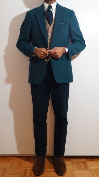 Dunkelblaue Krawatte mit Schottenmuster kombinieren – 79 Herren Outfits: Vereinigen Sie ein dunkeltürkises Sakko mit einer dunkelblauen Krawatte mit Schottenmuster für eine klassischen und verfeinerte Silhouette. Braune Wildleder Derby Schuhe sind eine kluge Wahl, um dieses Outfit zu vervollständigen.