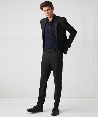 Wie Anzug mit Polohemdes zu kombinieren – 208 Herren Outfits: Kombinieren Sie einen Anzug mit einem Polohemd für Ihren Bürojob. Schwarze Leder Derby Schuhe putzen umgehend selbst den bequemsten Look heraus.
