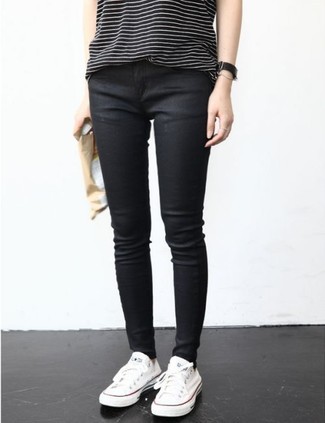 schwarzes horizontal gestreiftes T-shirt von Marc Jacobs
