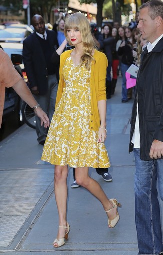 gelbes Kleid von Ilse Jacobsen
