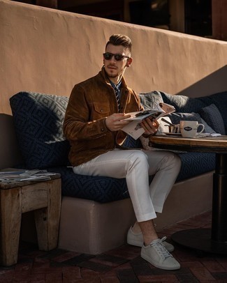 Wie Shirtjacke mit Businesshemdes zu kombinieren – 222 Herren Outfits: Kombinieren Sie eine Shirtjacke mit einem Businesshemd, um vor Klasse und Perfektion zu strotzen. Weiße Leder niedrige Sneakers leihen Originalität zu einem klassischen Look.