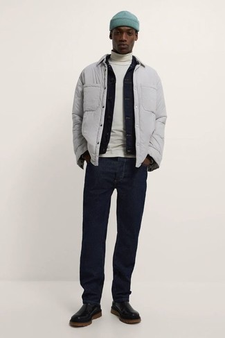 Graue Jacke kombinieren – 1200+ Herren Outfits: Entscheiden Sie sich für eine graue Jacke und eine dunkelblaue Jeansjacke, wenn Sie einen gepflegten und stylischen Look wollen. Schwarze Chelsea Boots aus Leder putzen umgehend selbst den bequemsten Look heraus.