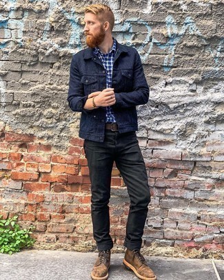Dunkelblaue Jacke kombinieren – 500+ Herbst Herren Outfits: Paaren Sie eine dunkelblaue Jacke mit schwarzen Jeans für ein großartiges Wochenend-Outfit. Komplettieren Sie Ihr Outfit mit einer dunkelbraunen Lederfreizeitstiefeln, um Ihr Modebewusstsein zu zeigen. Ein cooler Look für die Übergangszeit.