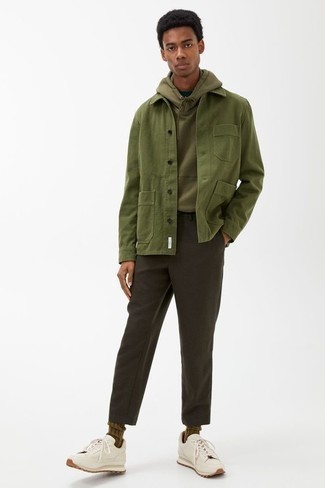 olivgrüner Pullover mit einem Kapuze von Urban Classics