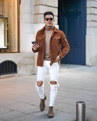 20 Jährige: Weiße Hose kombinieren – 500+ Herren Outfits: Kombinieren Sie eine braune Shirtjacke aus Cord mit einer weißen Hose, um einen lockeren, aber dennoch stylischen Look zu erhalten. Fühlen Sie sich ideenreich? Komplettieren Sie Ihr Outfit mit braunen Chelsea Boots aus Wildleder.