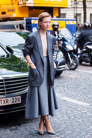 Silbernen ausgestellten Rock kombinieren – 18 Damen Outfits