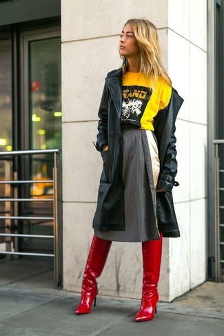 Silbernen ausgestellten Rock kombinieren – 18 Damen Outfits