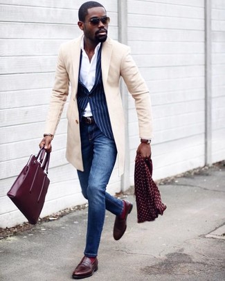 Wie enge Jeans mit Slipper zu kombinieren – 21 Herren Outfits kühl Wetter
