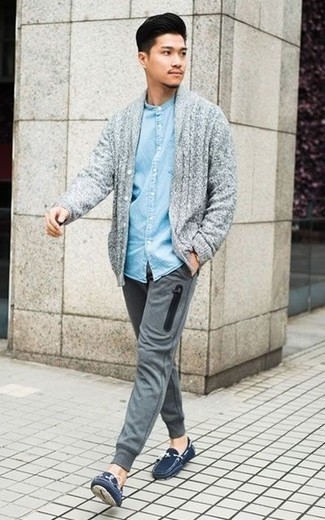 graue Strickjacke mit einem Schalkragen von Kazuyuki Kumagai