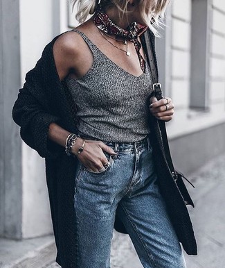 Wie Strickjacke mit Jeans zu kombinieren – 166 Herbst Damen Outfits: Probieren Sie die Kombination aus einer Strickjacke und Jeans, um sich selbstbewusst zu fühlen und schick auszusehen. Ein super Look für den Herbst.