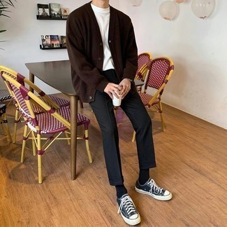 dunkelbrauner Pullover von Calvin Klein
