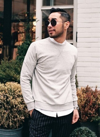 30 Jährige: Wie Langarmhemd mit Sweatshirt zu kombinieren – 126 Herren Outfits: Entscheiden Sie sich für ein Sweatshirts und ein Langarmhemd für einen bequemen Alltags-Look.