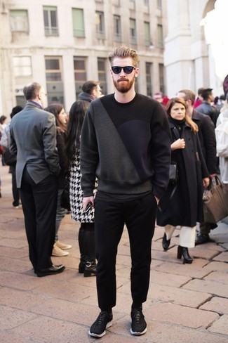 dunkelgraues bedrucktes Sweatshirt von Calvin Klein