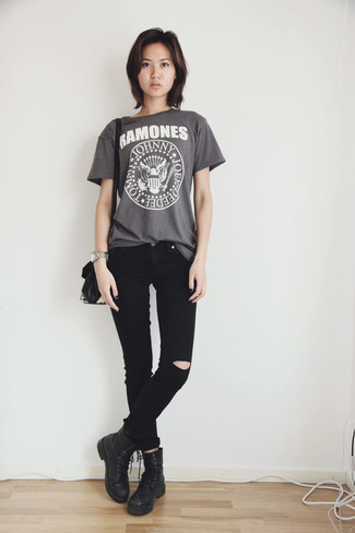 dunkelgraues bedrucktes T-Shirt mit einem Rundhalsausschnitt von Lauren Moshi