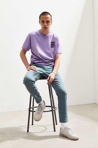 hellviolettes bedrucktes T-Shirt mit einem Rundhalsausschnitt von Vetements