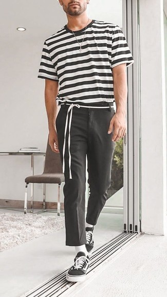 schwarzes und weißes horizontal gestreiftes T-Shirt mit einem Rundhalsausschnitt von Just Cavalli