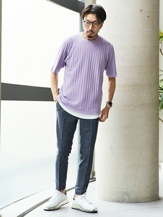 hellviolettes T-Shirt mit einem Rundhalsausschnitt von Alexander McQueen