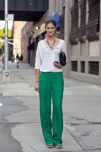 Wie grüne weite Hose mit grüner Hose zu kombinieren – 2 Smart-Casual  Frühling Damen Outfits 2024