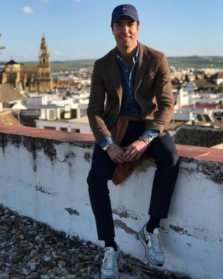 Beige Pullover mit einem Rundhalsausschnitt kombinieren – 832+ Herren Outfits