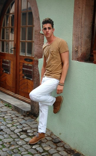 Beige T-Shirt mit einem Rundhalsausschnitt kombinieren – 733+ Herren Outfits