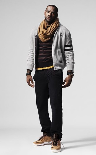 Beige hohe Sneakers aus Leder kombinieren – 32 Herren Outfits