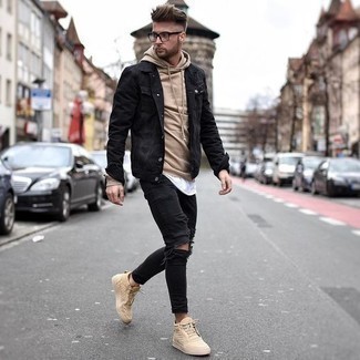 Beige hohe Sneakers aus Leder kombinieren – 32 Herren Outfits