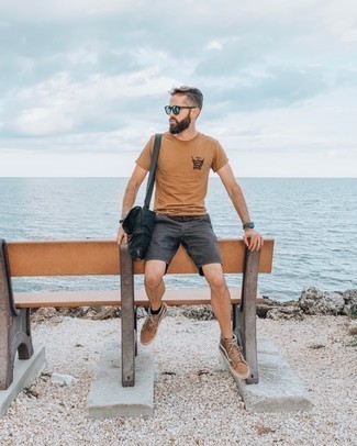 Beige hohe Sneakers aus Leder kombinieren – 32 Herren Outfits