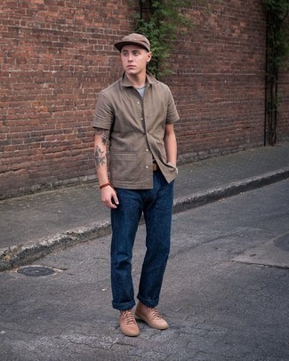 Beige hohe Sneakers aus Leder kombinieren – 32 Herren Outfits