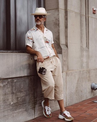 Beige Leinen Shorts kombinieren – 11 Herren Outfits