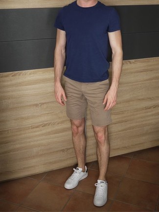20 Jährige: Beige Shorts kombinieren – 214 Herren Outfits