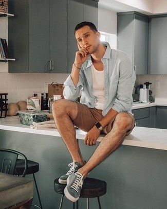 20 Jährige: Beige Shorts kombinieren – 214 Herren Outfits