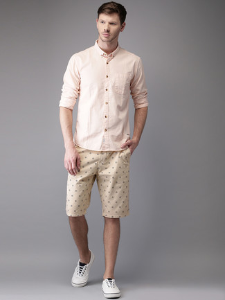 Welche Leinenschuhe mit beige Shorts zu tragen – 15 Herren Outfits