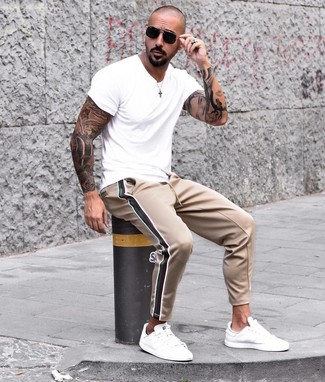 Beige Jogginghose kombinieren – 78 Herren Outfits