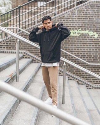 Beige Jogginghose kombinieren – 78 Herren Outfits