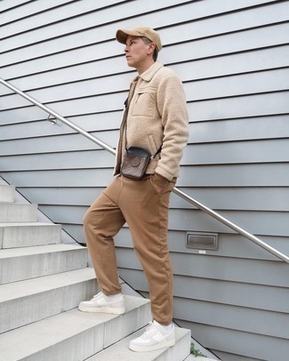 Beige Jogginghose kombinieren – 78 Herren Outfits