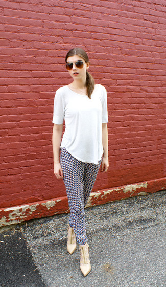 Wie Karottenhose mit Pumps zu kombinieren – 111 Damen Outfits
