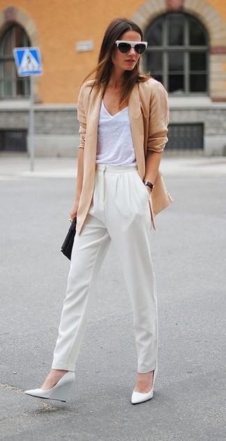 Wie Karottenhose mit Pumps zu kombinieren – 23 Smart-Casual Frühling Damen Outfits
