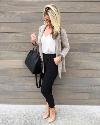 Wie Karottenhose mit Pumps zu kombinieren – 111 Damen Outfits