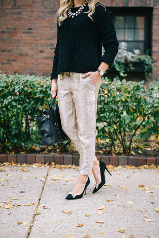 Wie Karottenhose mit Pumps zu kombinieren – 23 Smart-Casual Frühling Damen Outfits