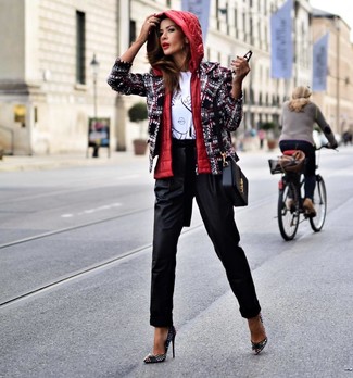 Wie Karottenhose mit Pumps zu kombinieren – 111 Damen Outfits
