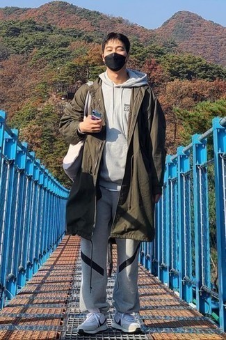 Dunkeltürkise Regenjacke kombinieren – 92 Frühling Herren Outfits