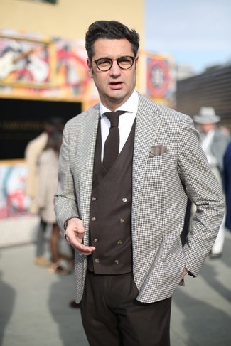 40 Jährige: Welche Westen mit rotbrauner Anzughose zu tragen – 4 Herren Outfits