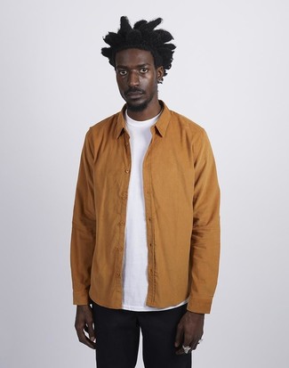 Welche T-Shirts mit einem Rundhalsausschnitt mit rotbrauner Shirtjacke zu tragen – 287 Herren Outfits