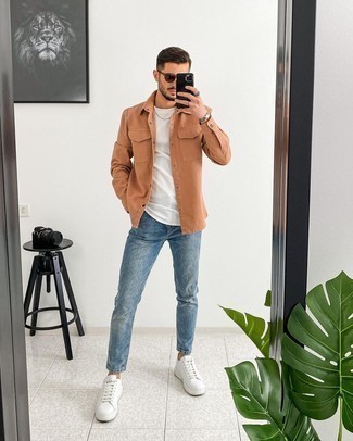 Welche T-Shirts mit einem Rundhalsausschnitt mit rotbrauner Shirtjacke zu tragen – 287 Herren Outfits