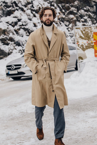 Wie formelle Stiefel mit ärmelloser Jacke zu kombinieren – 3 Herren Outfits kühl Wetter: Paaren Sie eine ärmellose Jacke mit einer grauen Anzughose für einen stilvollen, eleganten Look. Fühlen Sie sich mutig? Ergänzen Sie Ihr Outfit mit formellen Stiefeln.