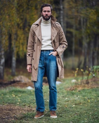30 Jährige: Überzug kombinieren – 500+ Smart-Casual Frühling Herren Outfits: Kombinieren Sie einen Überzug mit blauen Jeans, wenn Sie einen gepflegten und stylischen Look wollen. Fühlen Sie sich ideenreich? Komplettieren Sie Ihr Outfit mit braunen Wildleder niedrigen Sneakers. Schon ergibt sich ein stylisches Übergangs-Outfit.